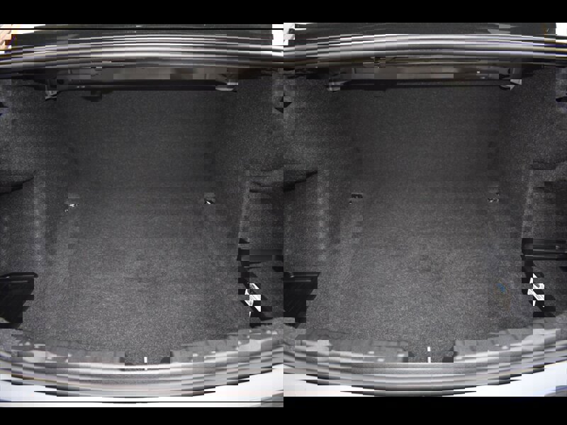 Used 2016 BMW 320i Sedan w/ Sport Package image 26