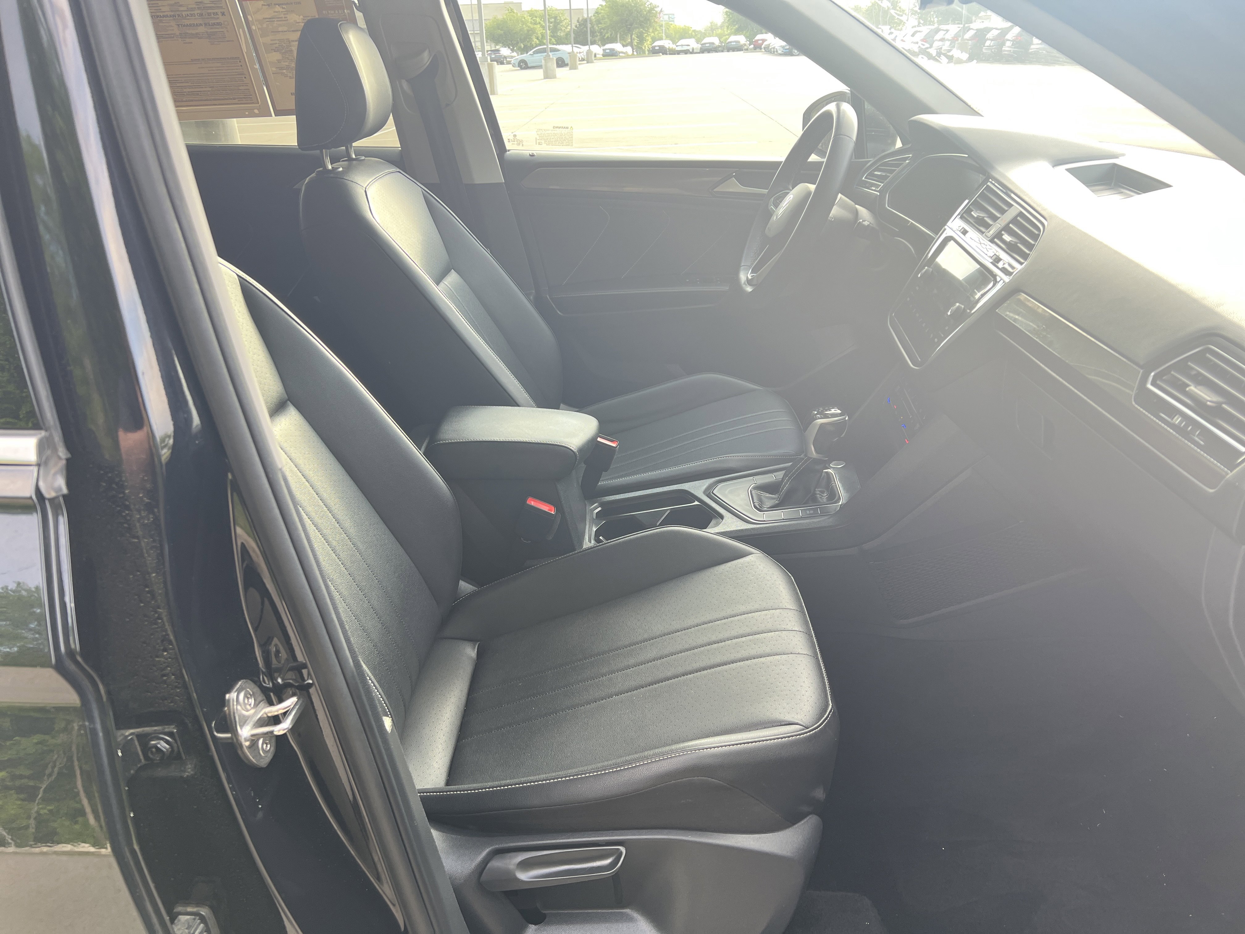 Certified 2023 Volkswagen Tiguan SE w/ Panoramic Sunroof Package FWD image 27
