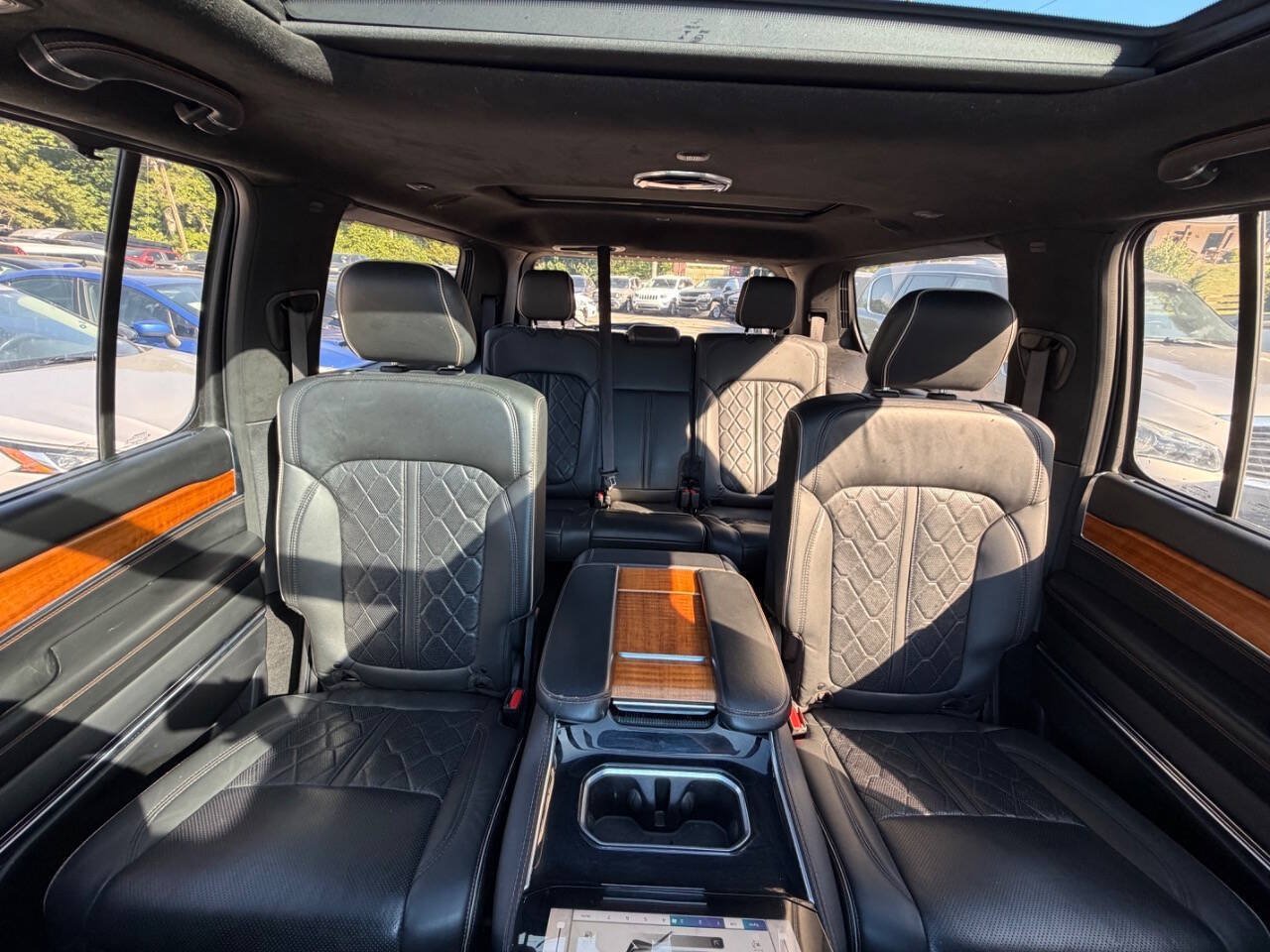Used 2022 Jeep Grand Wagoneer Series III w/ Rear Seat Video Group 1 AWD/4WD image 30