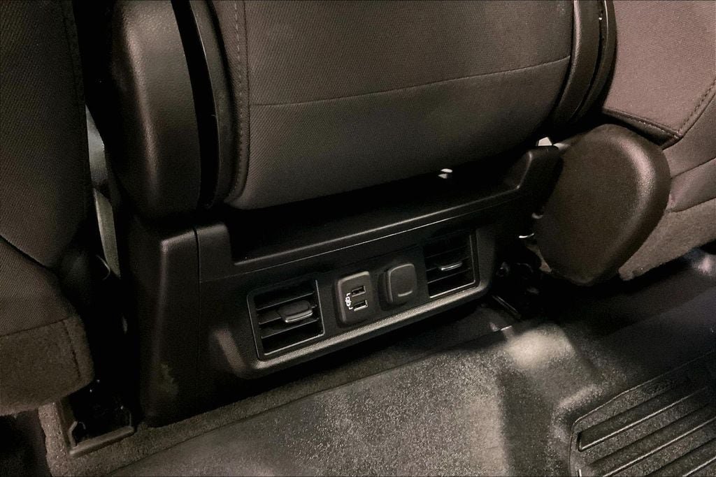 Used 2021 Chevrolet Silverado 1500 LT AWD/4WD image 11