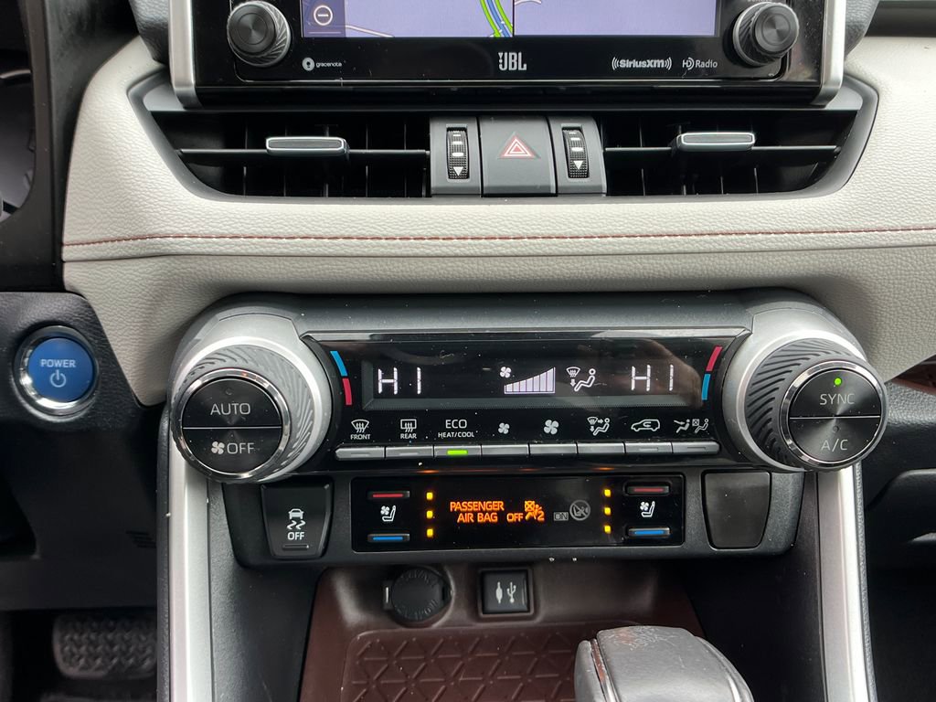 Used 2019 Toyota RAV4 Limited w/ Limited Grade Weather Package AWD/4WD image 17