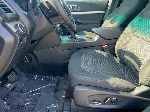 Used 2016 Ford Explorer XLT w/ Equipment Group 201A image 11
