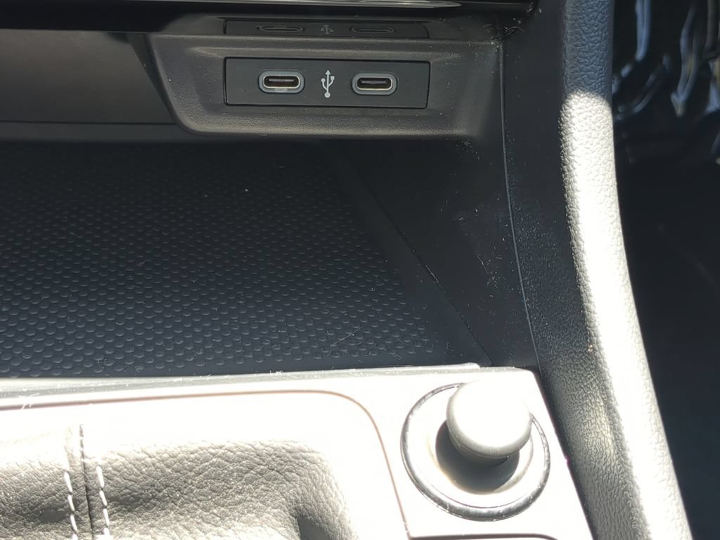 Certified 2024 Volkswagen Jetta SE w/ Panoramic Sunroof Package FWD image 24