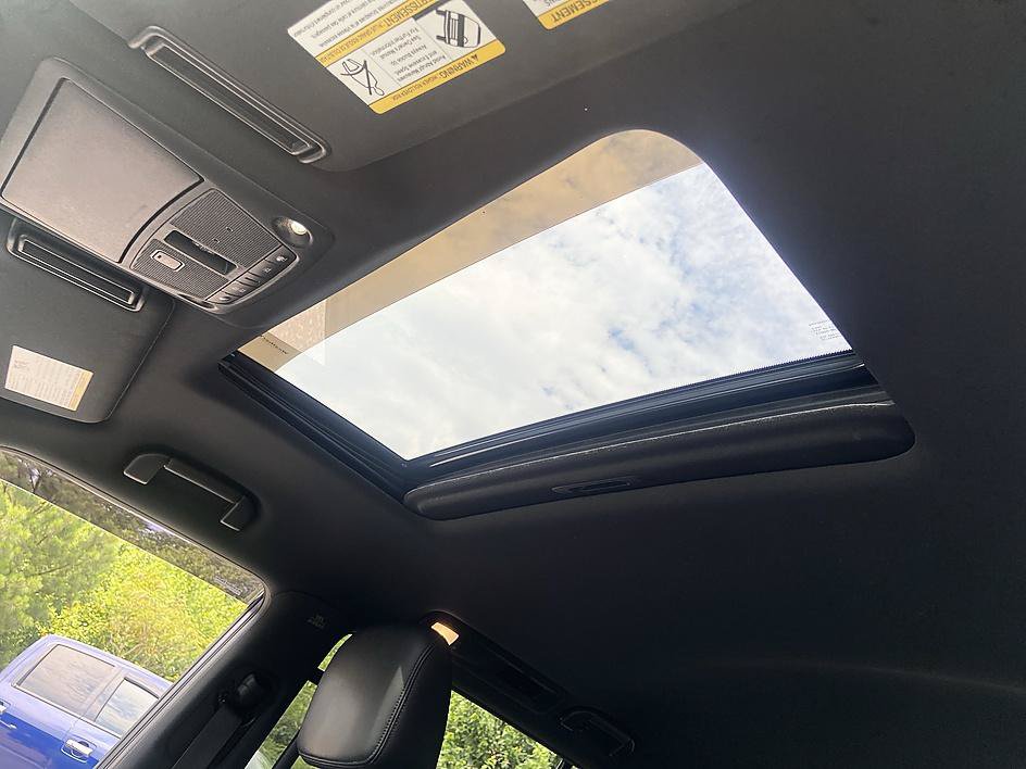 Used 2021 Nissan Armada SL w/ Midnight Edition Package RWD image 17