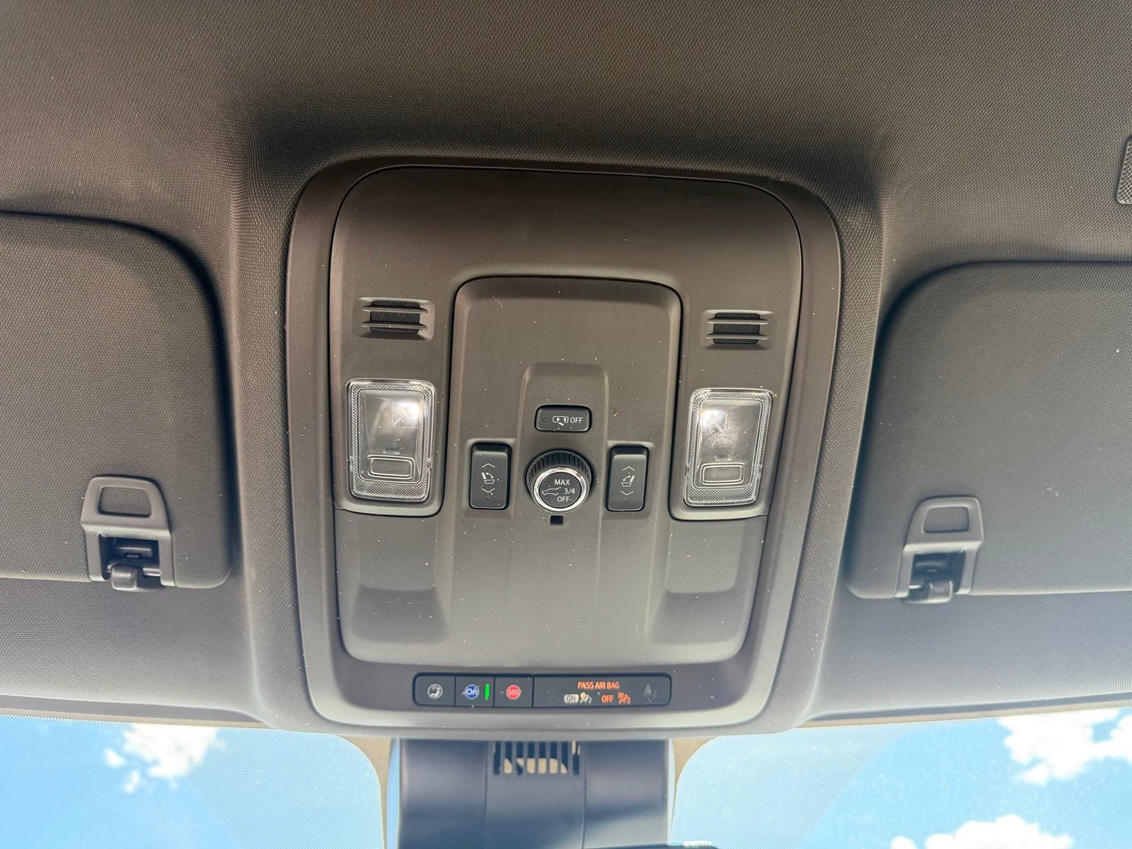 Used 2025 GMC Yukon XL Elevation AWD/4WD image 22