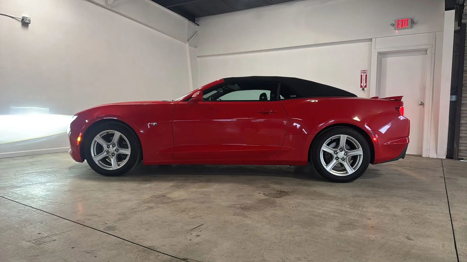 Used 2020 Chevrolet Camaro LT image 2
