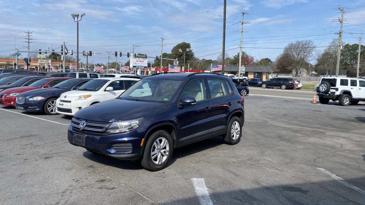 Used 2016 Volkswagen Tiguan S FWD image 2