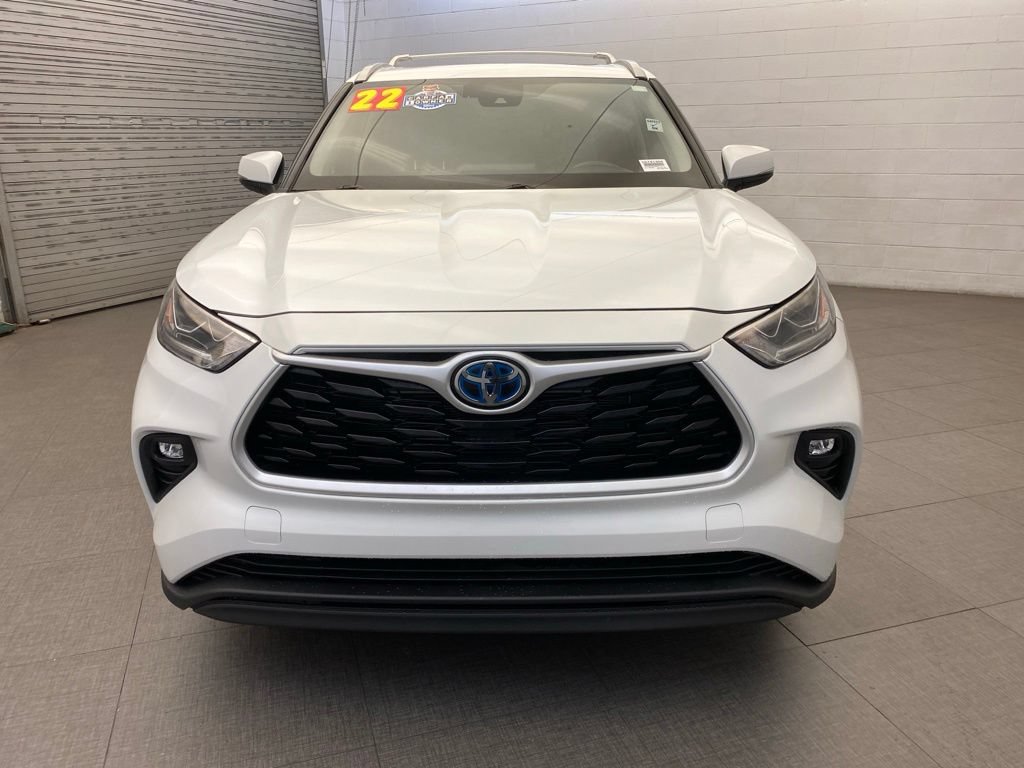 Used 2022 Toyota Highlander Bronze Edition AWD/4WD image 3