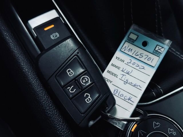 Used 2022 Volkswagen Tiguan SE w/ Panoramic Sunroof Package image 36