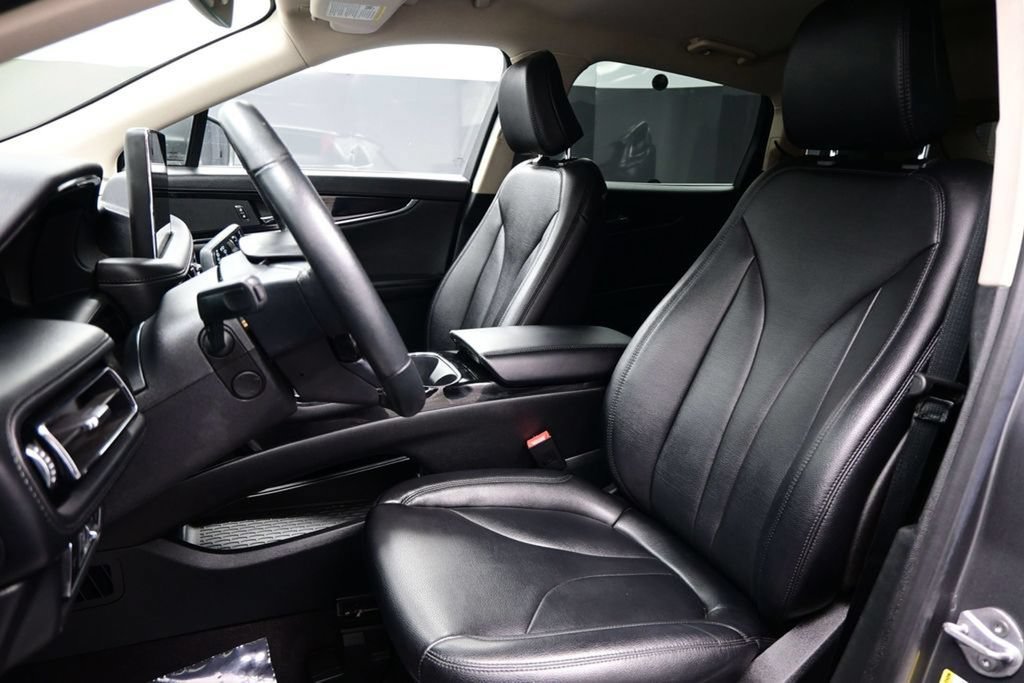 Used 2023 Lincoln Nautilus FWD w/ Premium Package image 9
