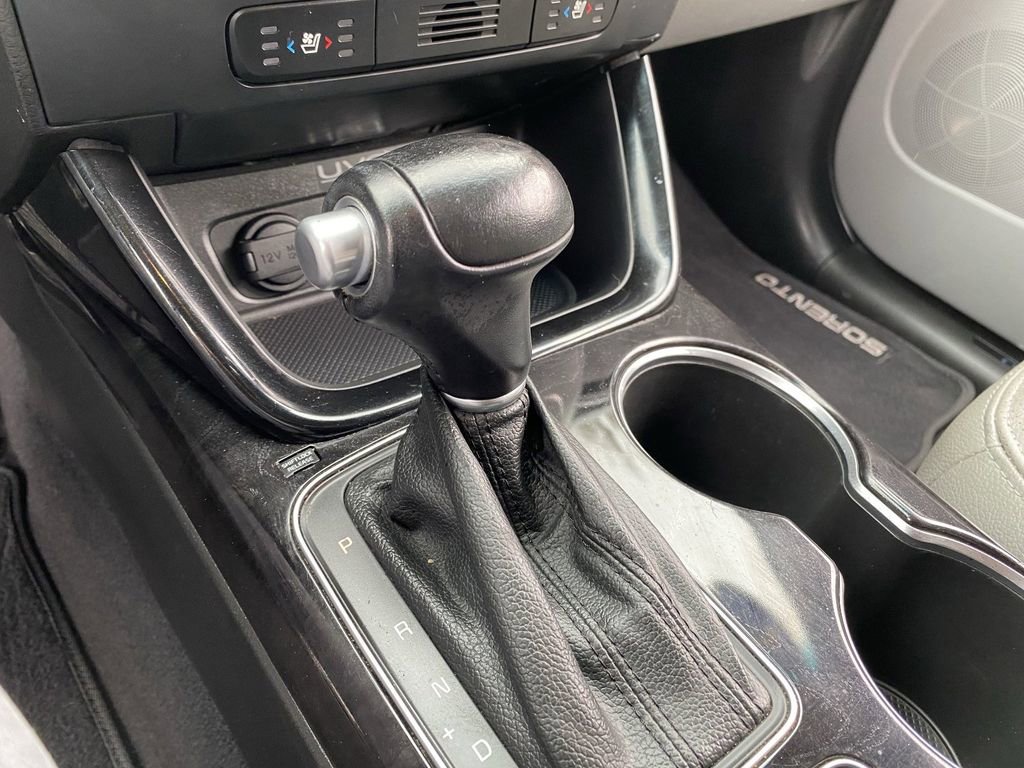 Used 2014 Kia Sorento SX w/ 3rd Row Package image 26