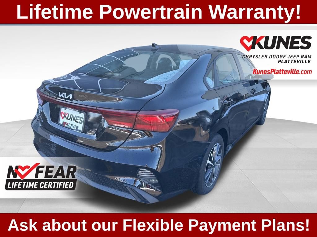 Used 2023 Kia Forte LXS w/ LXS Technology Package FWD image 4