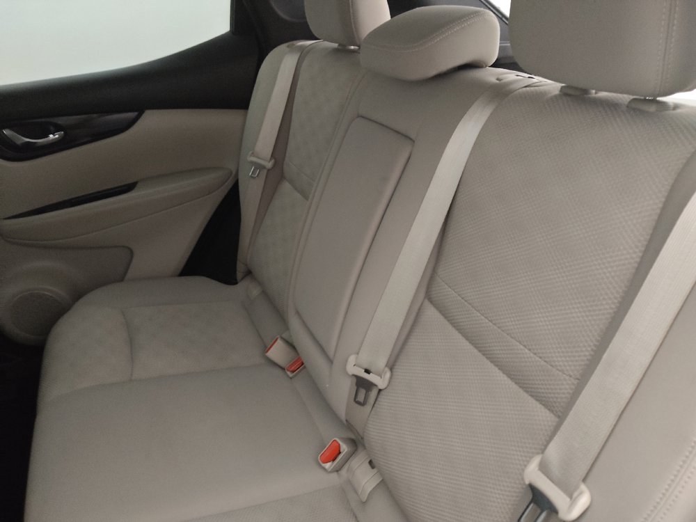 Used 2018 Nissan Rogue Sport SV FWD image 18