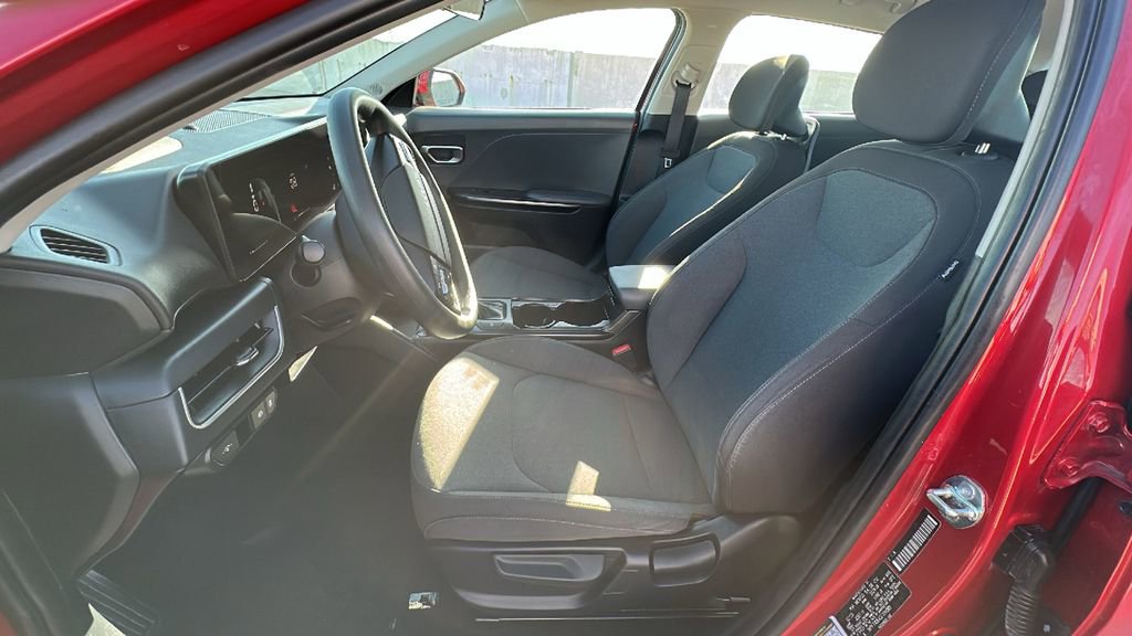 Used 2025 Kia K4 LXS FWD image 4