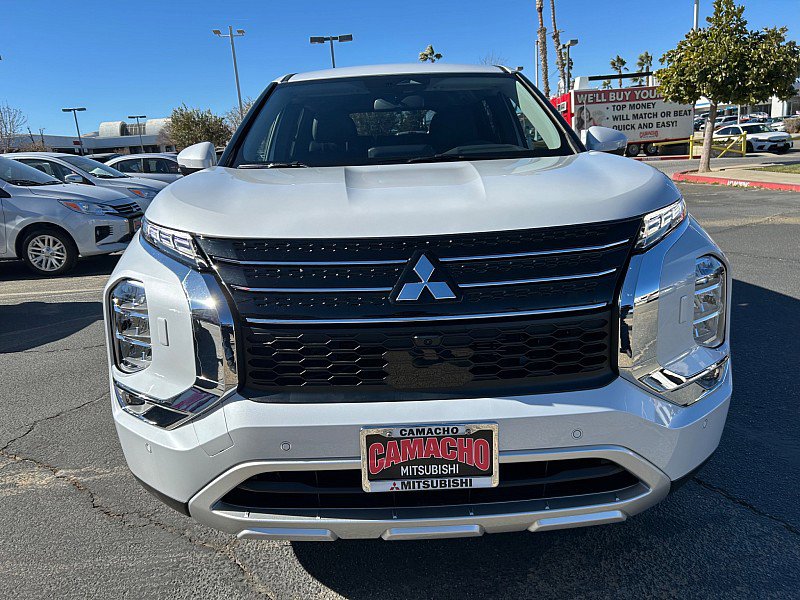 New 2025 Mitsubishi Outlander 4WD Plug-In Hybrid image 2