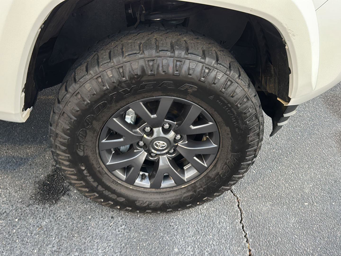 Certified 2023 Toyota Tacoma SR5 image 35