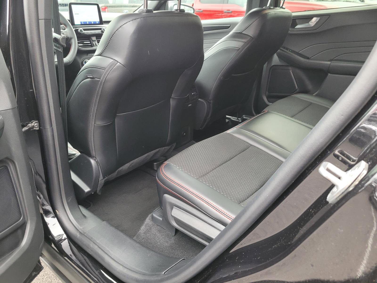 Used 2025 Ford Escape ST-Line AWD/4WD image 14
