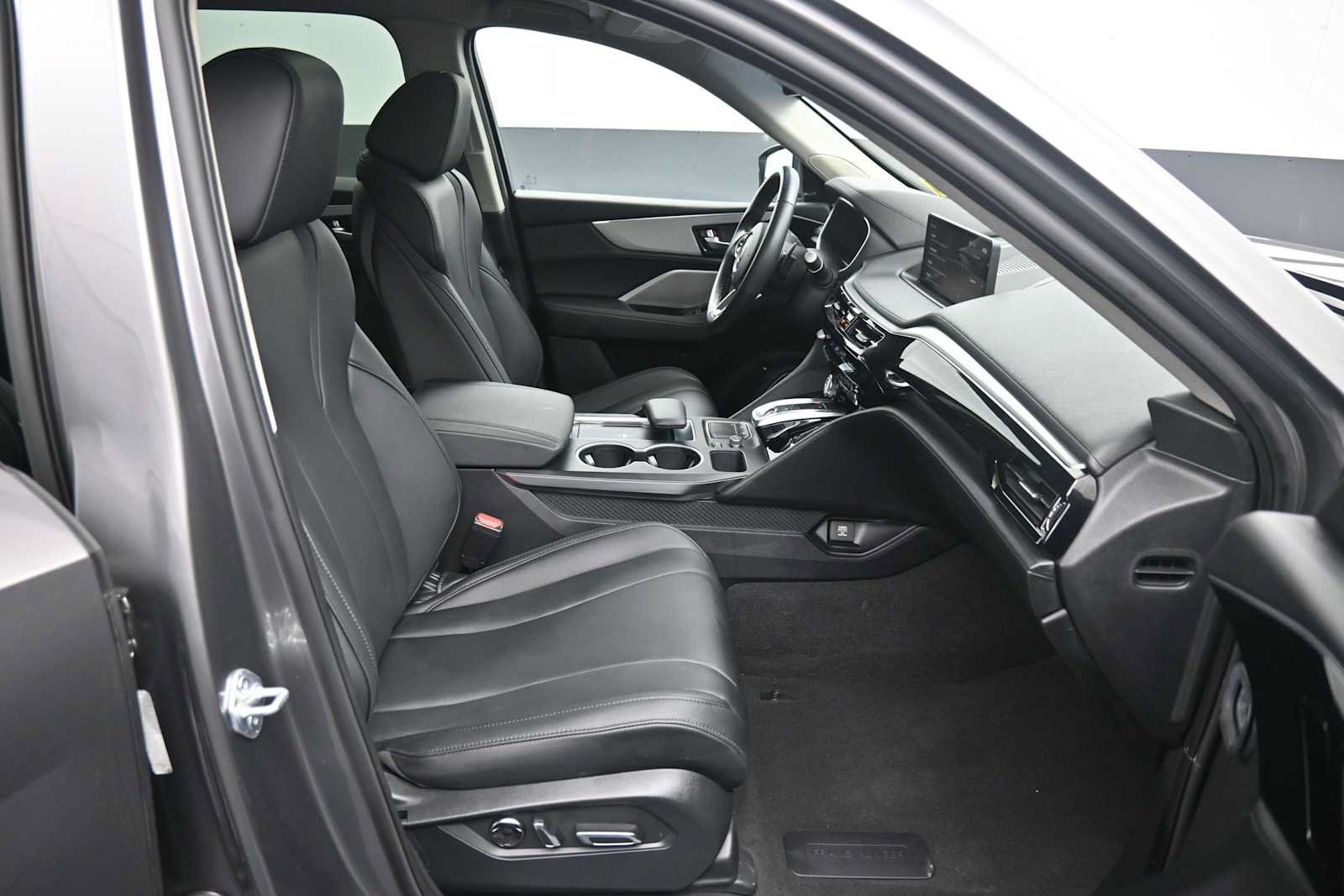 Used 2024 Acura MDX SH-AWD image 28