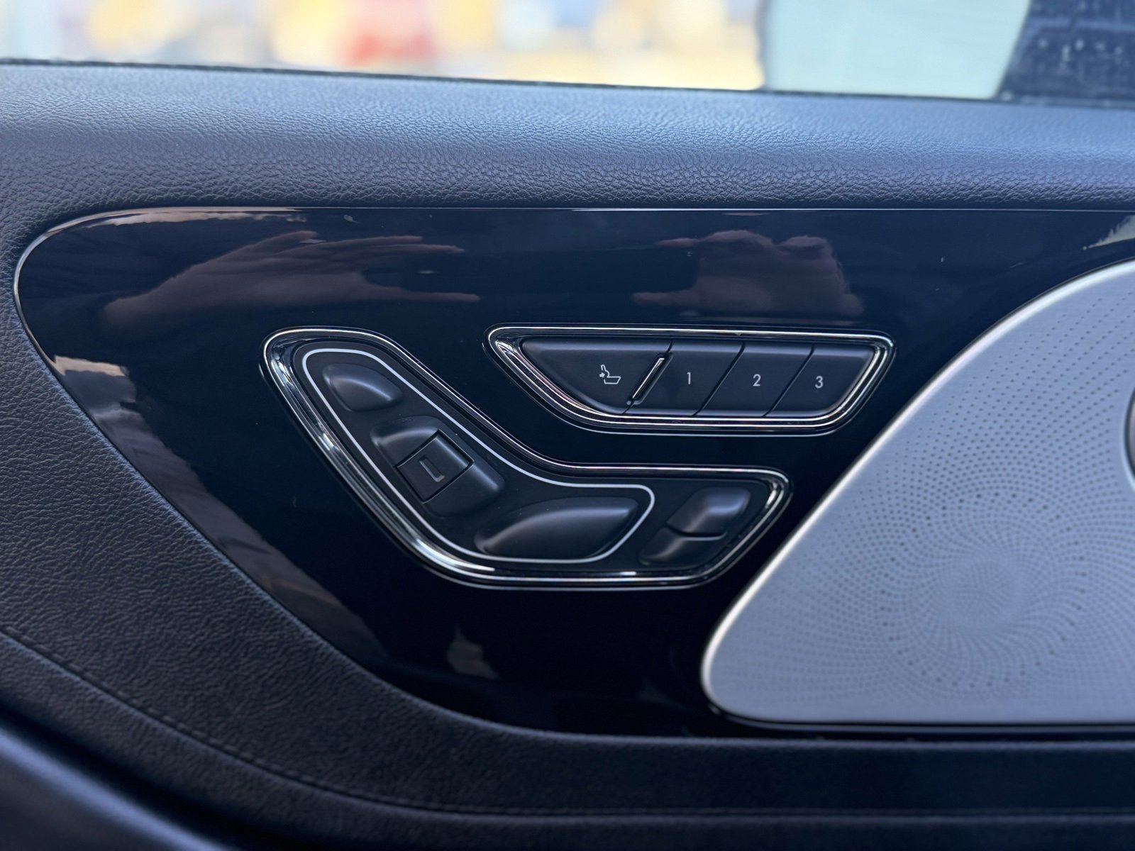 Used 2023 Lincoln Aviator Reserve w/ Equipment Group 201A image 10