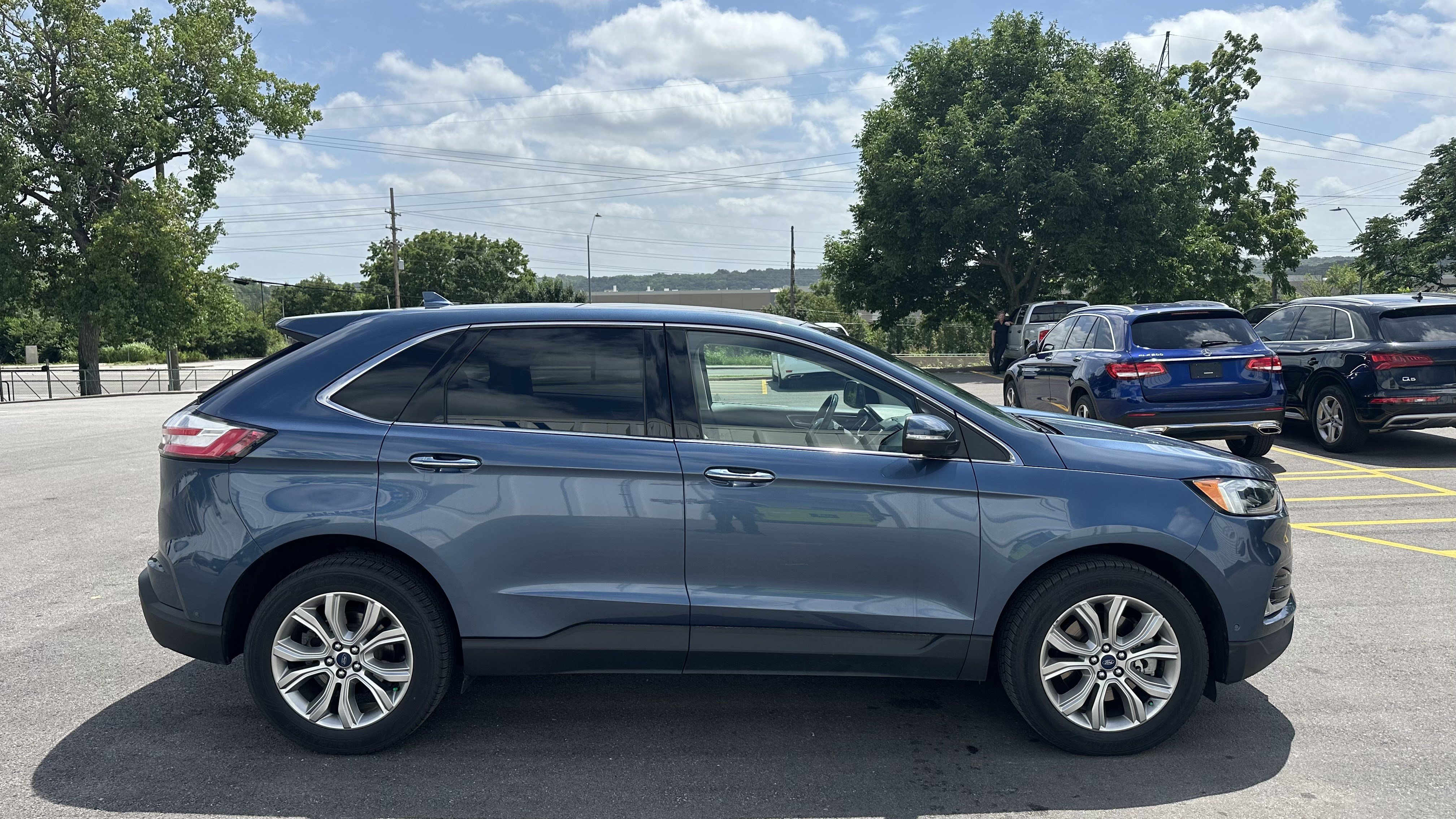 Used 2019 Ford Edge Titanium w/ Equipment Group 301A AWD/4WD image 12