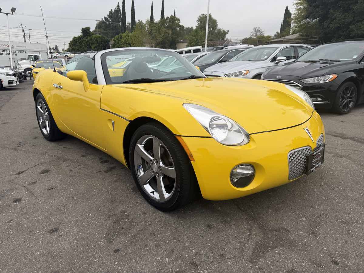Used 2007 Pontiac Solstice Convertible w/ Premium Package image 1