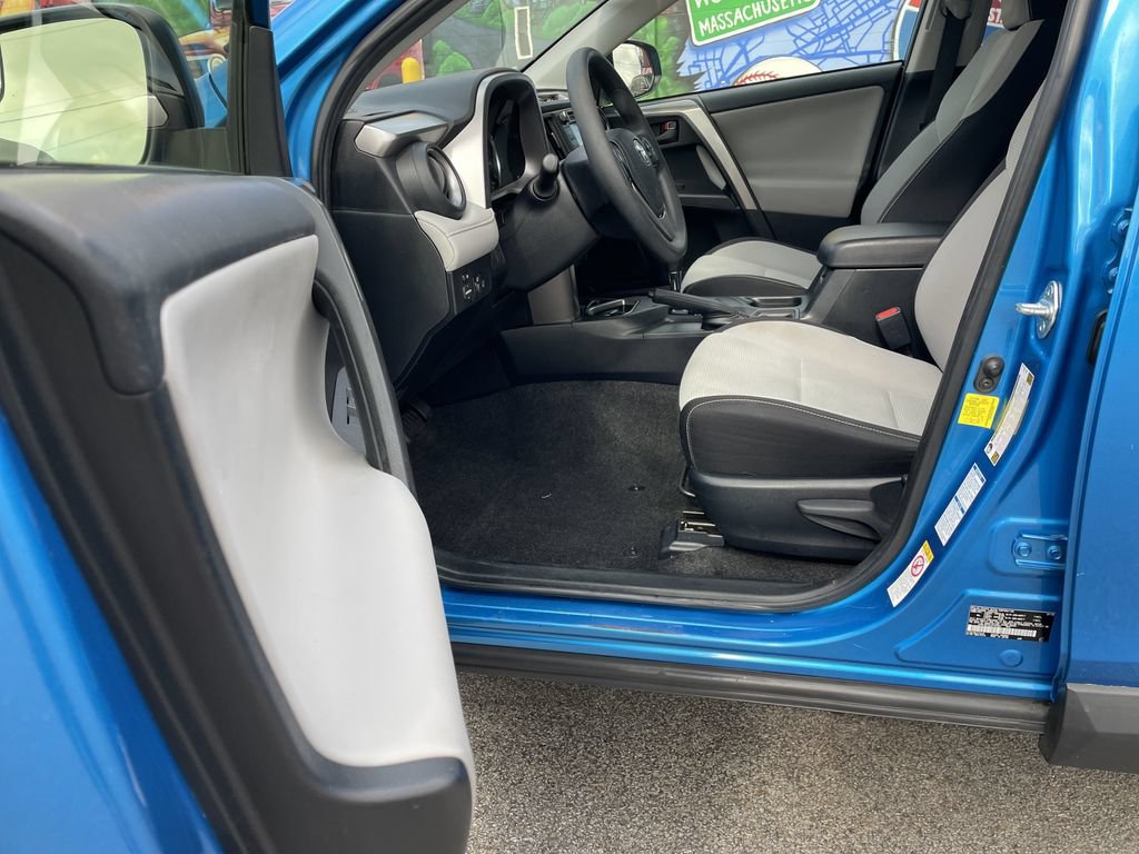 Certified 2018 Toyota RAV4 LE AWD/4WD image 14