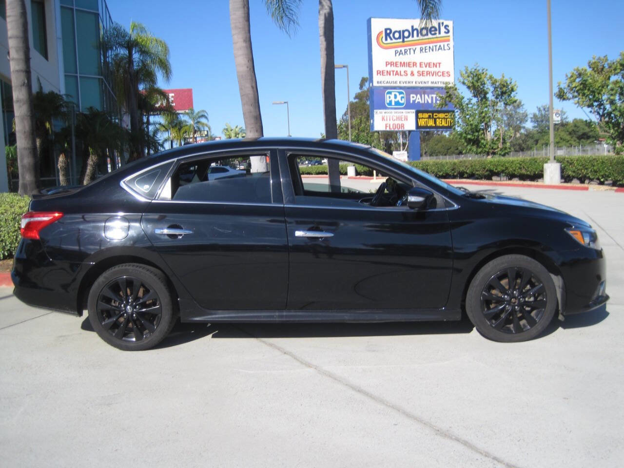 Used 2017 Nissan Sentra SR w/ SR Midnight Edition image 7