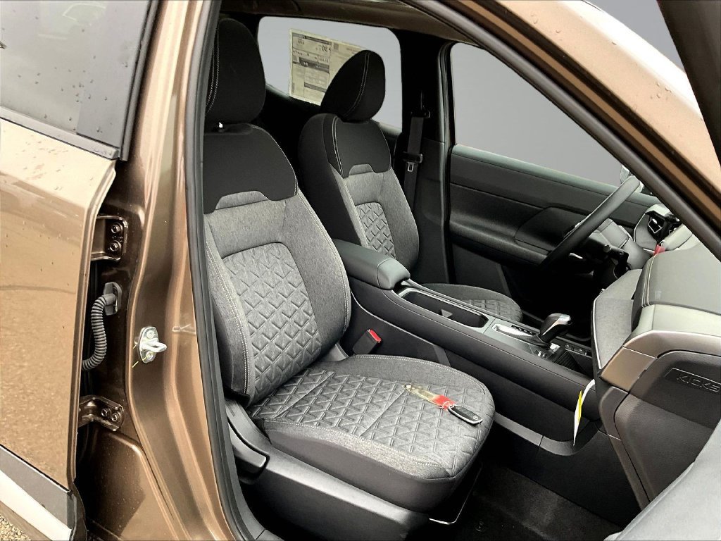 New 2026 Nissan Kicks SV w/ SV Premium Package AWD/4WD image 11