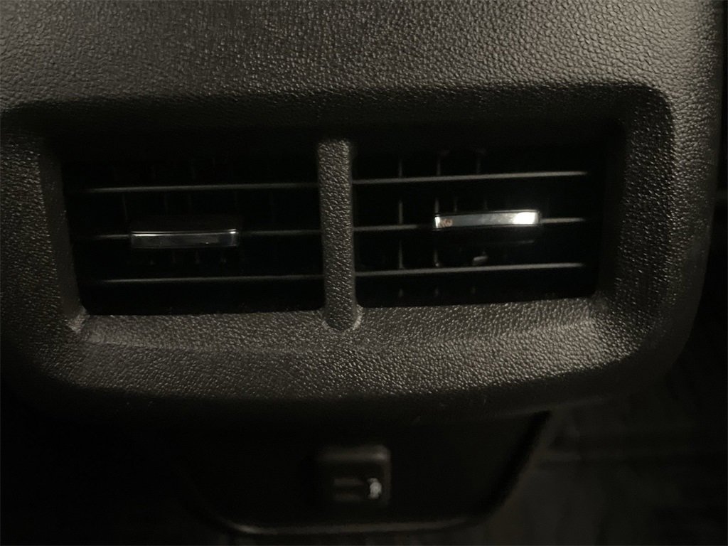 Used 2022 GMC Terrain SLE w/ Driver Convenience Package image 15