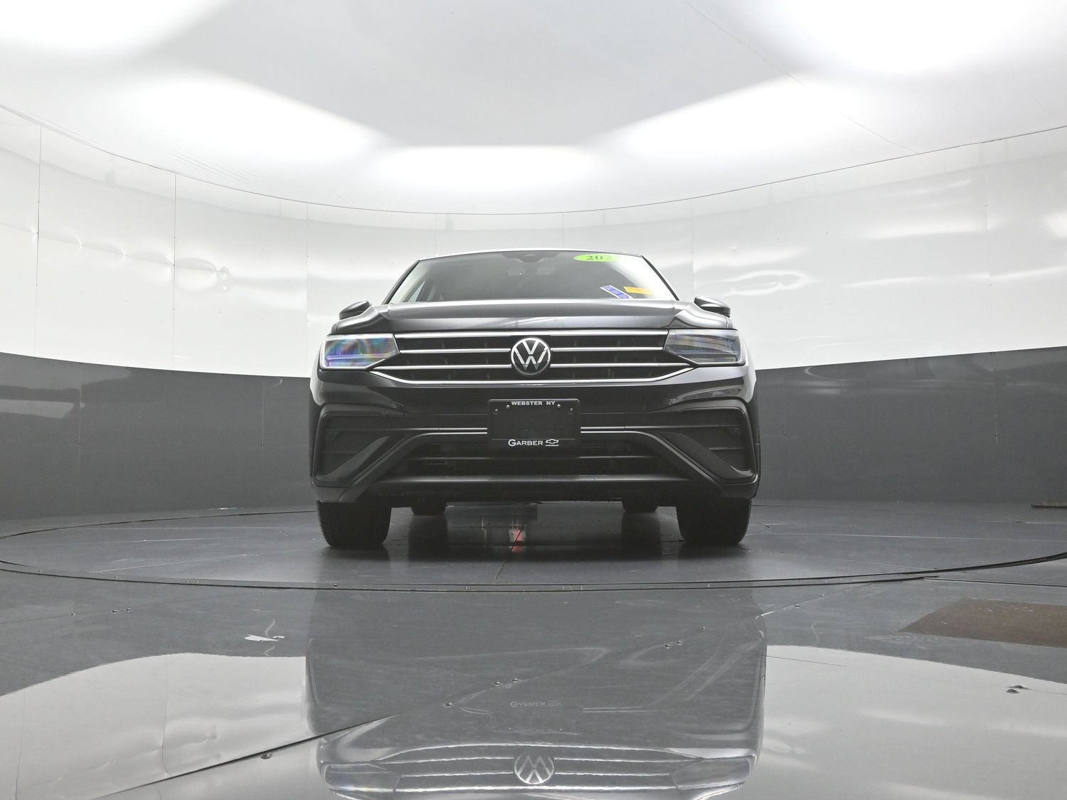 Used 2023 Volkswagen Tiguan SE AWD/4WD image 10