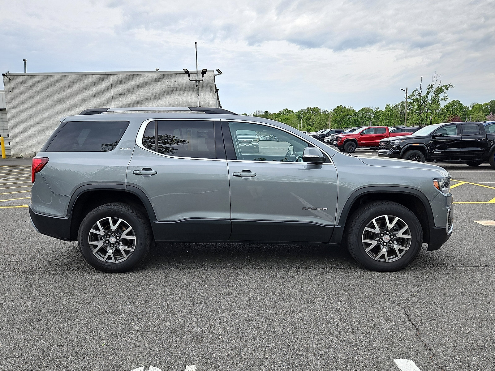 Certified 2023 GMC Acadia SLE w/ Driver Convenience Package AWD/4WD image 7