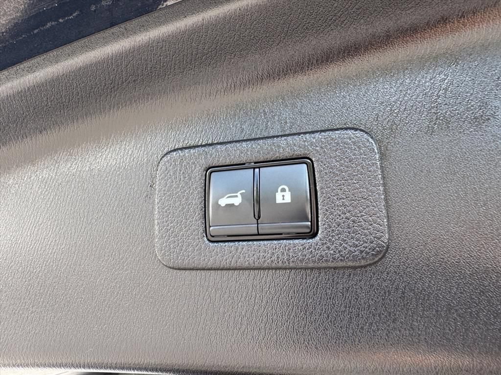 Used 2023 Nissan Armada SL w/ Midnight Edition Package RWD image 11