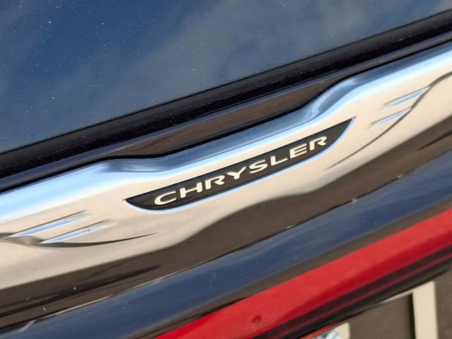 Used 2024 Chrysler Pacifica Touring-L image 27