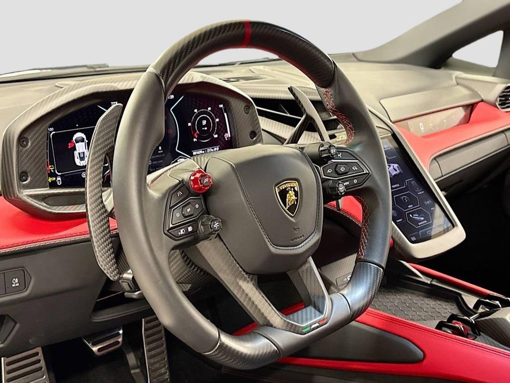 Used 2024 Lamborghini Revuelto image 9