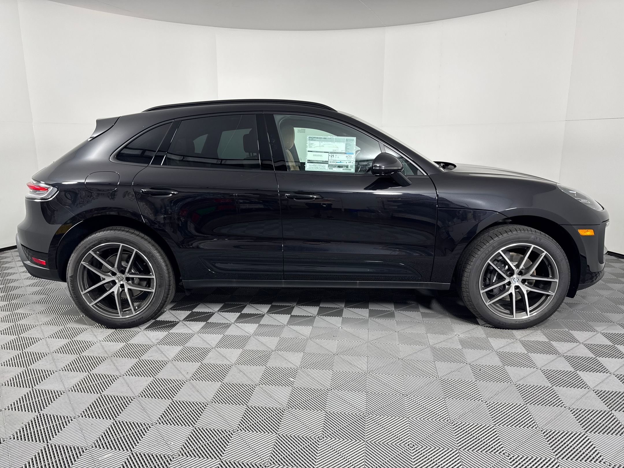Certified 2026 Porsche Macan image 8