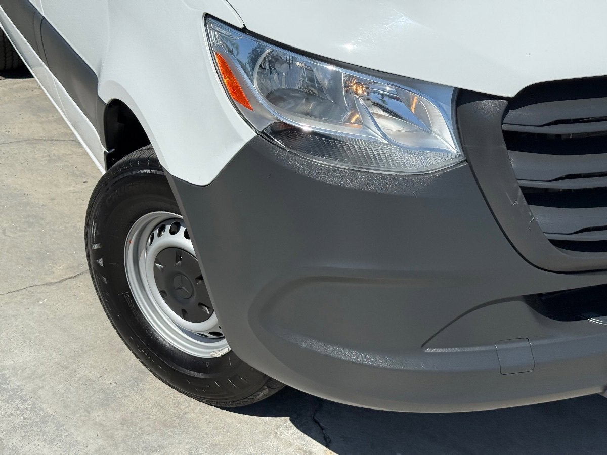 Used 2024 Mercedes-Benz Sprinter 2500 image 3