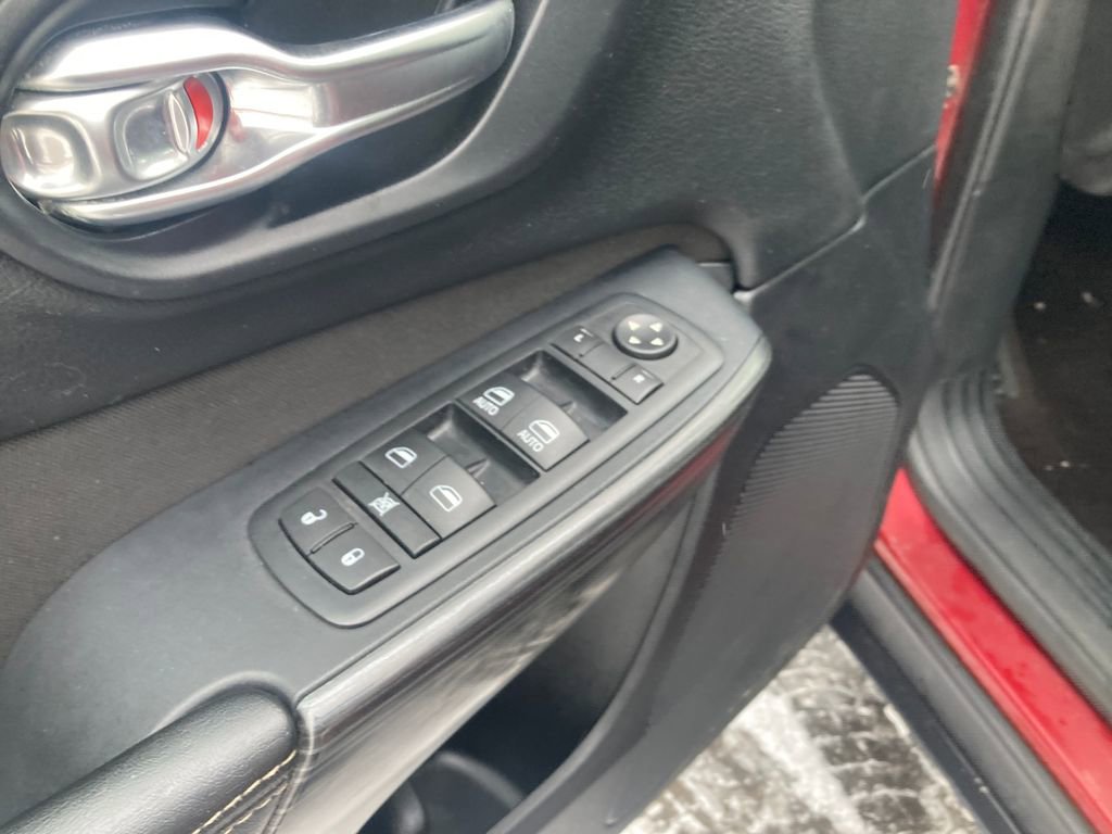 Used 2017 Jeep Cherokee Latitude image 16