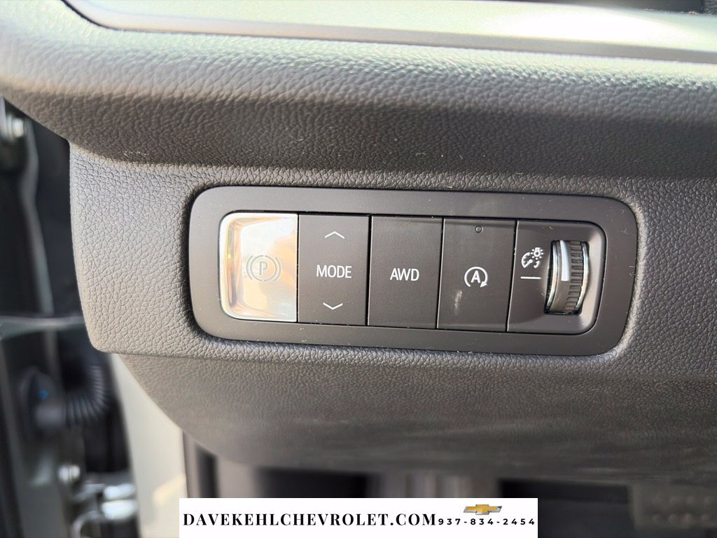 Used 2026 Chevrolet Traverse LT w/ Midnight/Sport Edition AWD/4WD image 12