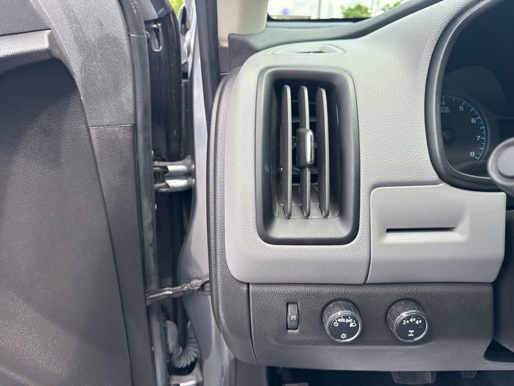 Used 2021 Chevrolet Colorado W/T w/ Custom Special Edition AWD/4WD image 12