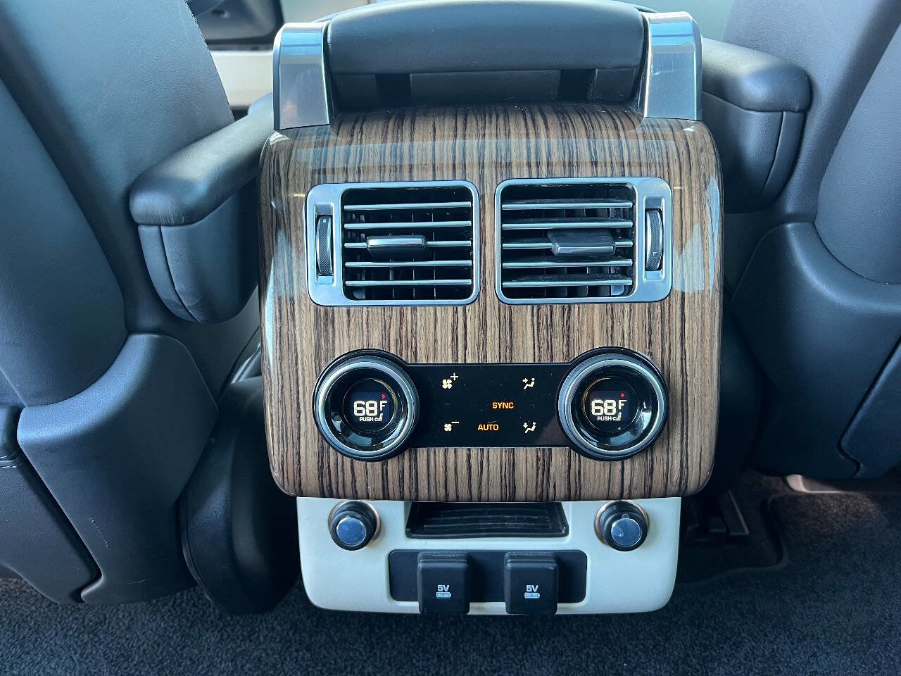 Used 2019 Land Rover Range Rover Supercharged image 19