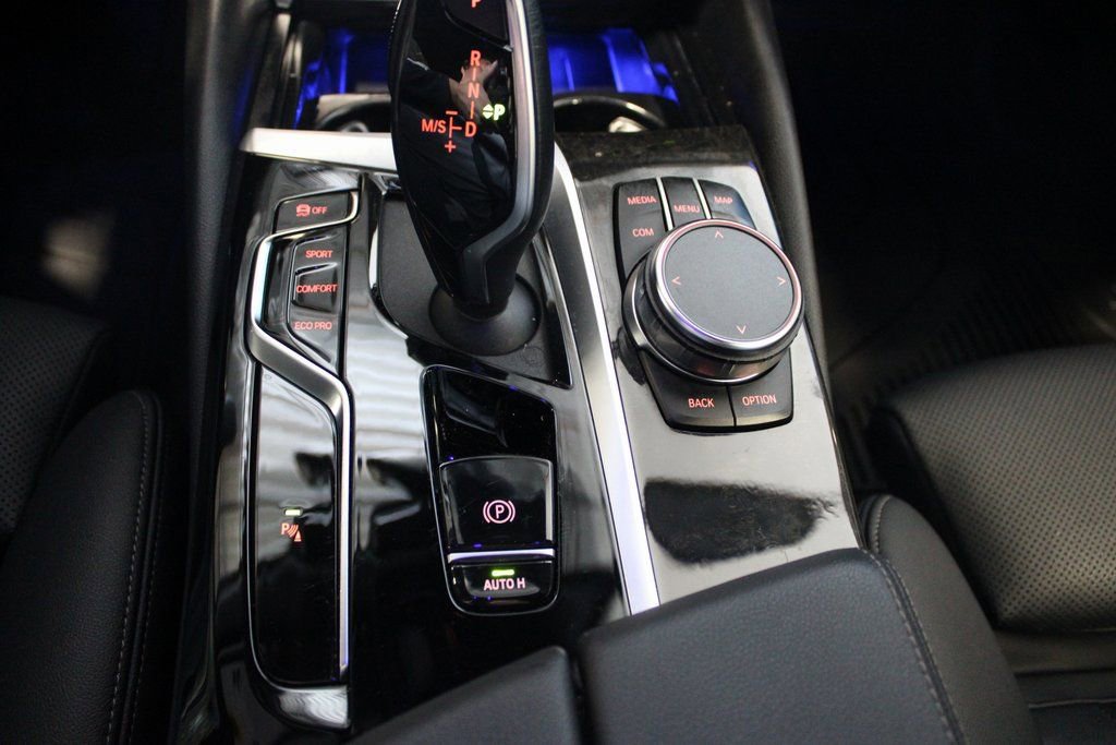 Used 2023 BMW 530i xDrive w/ Convenience Package image 33