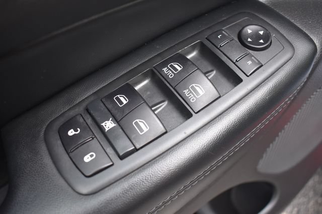 Used 2021 Jeep Grand Cherokee Limited AWD/4WD image 23
