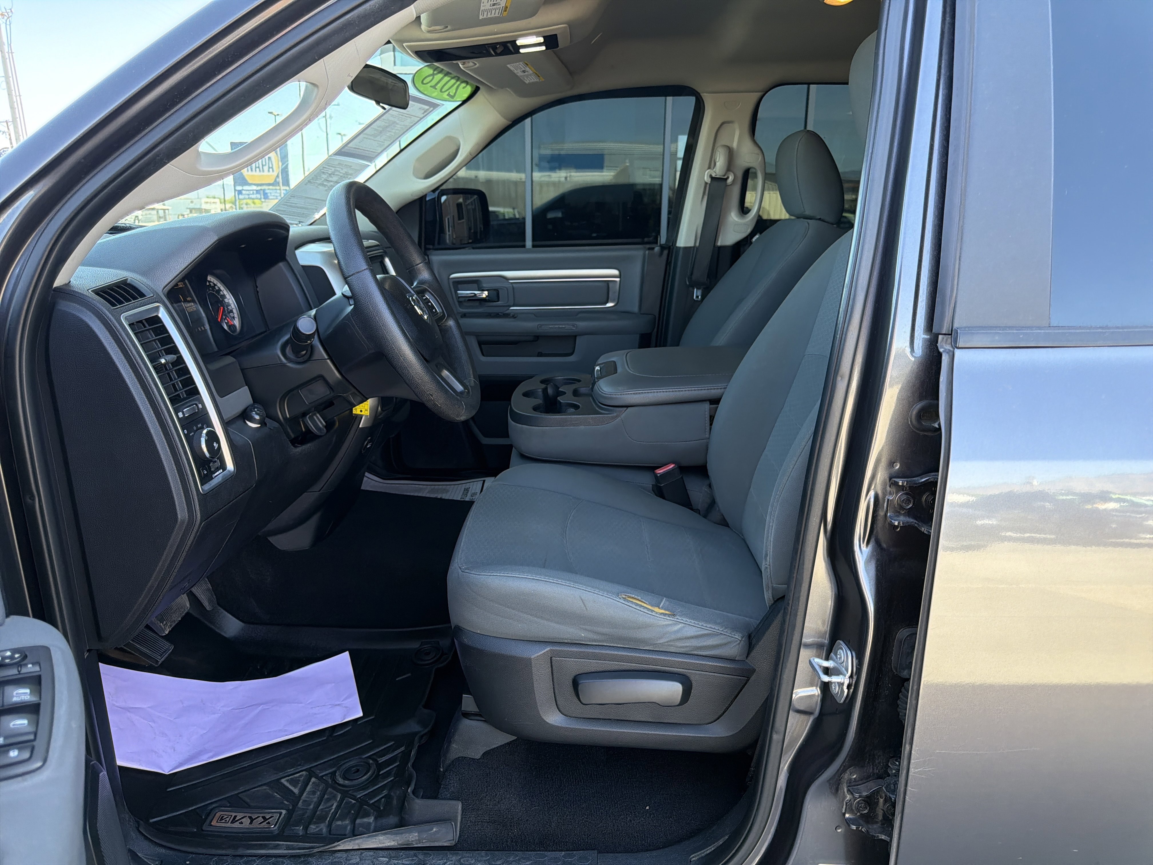 Used 2018 RAM 1500 Classic SLT RWD image 13