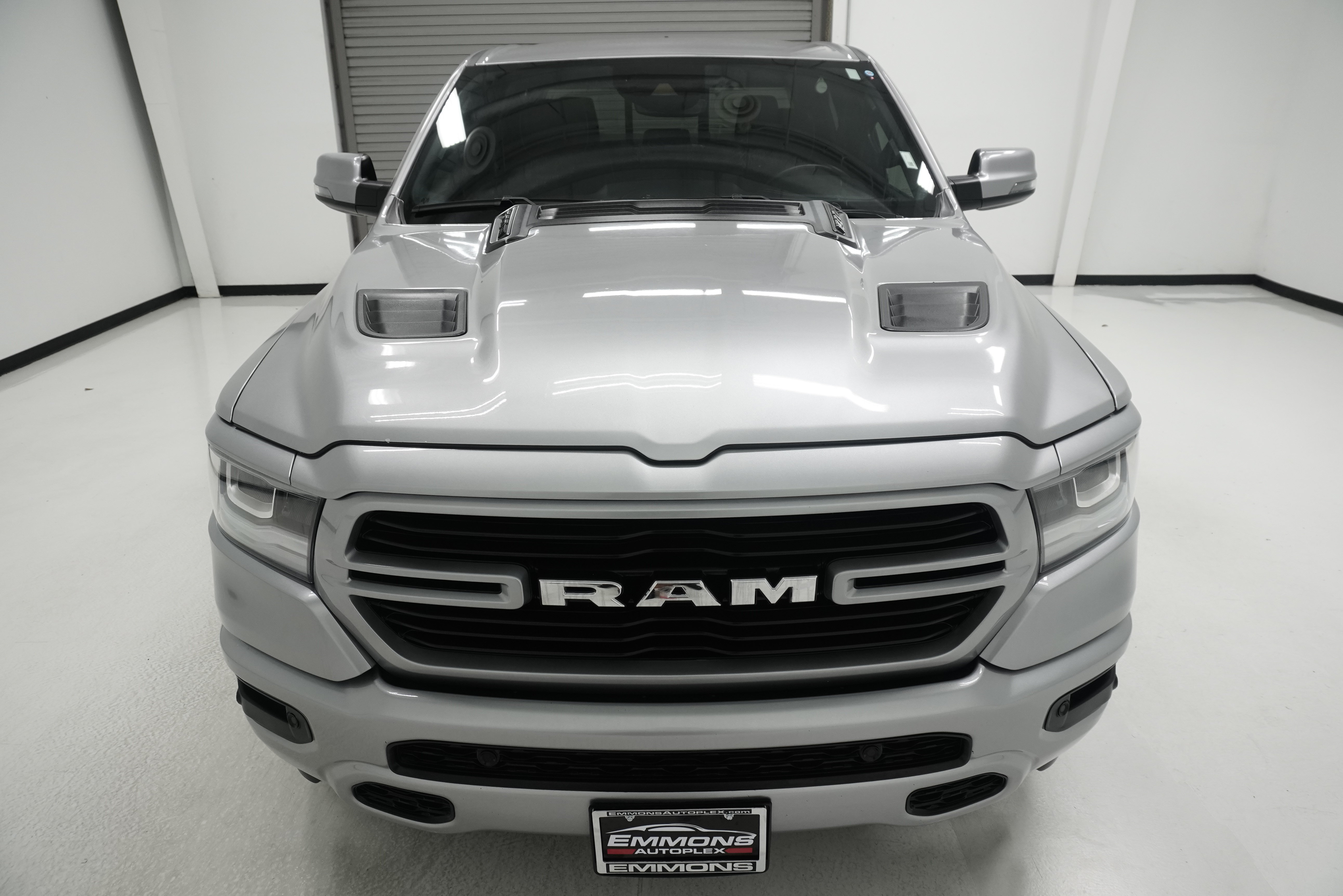 Used 2023 RAM 1500 Laramie AWD/4WD image 2