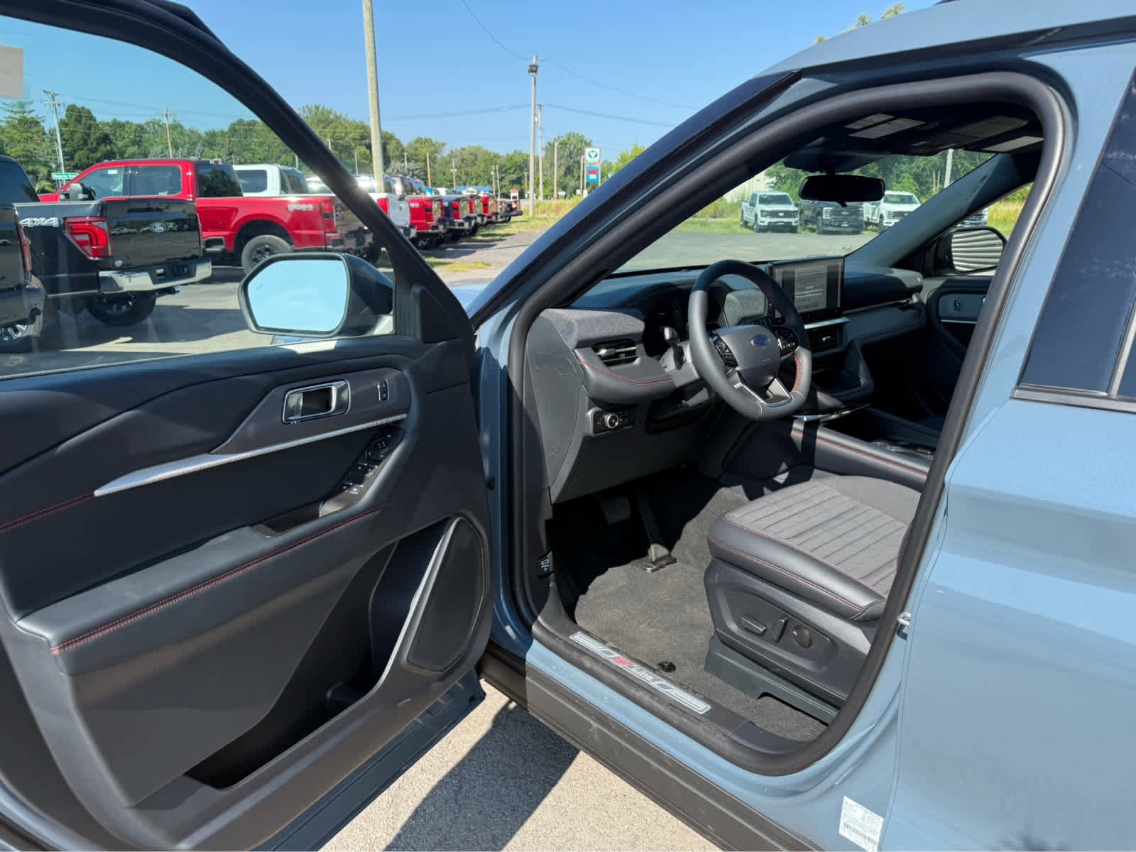 New 2025 Ford Explorer ST-Line image 7