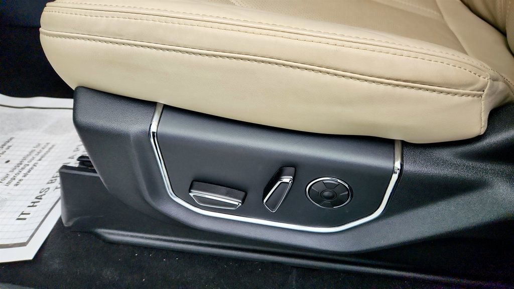 Used 2024 Ford Expedition Platinum AWD/4WD image 12