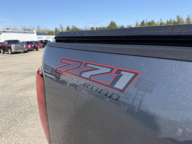 Used 2021 Chevrolet Colorado Z71 w/ Safety Package AWD/4WD image 24