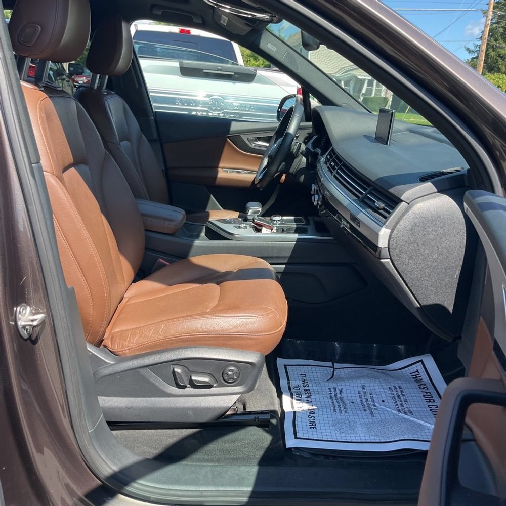 Used 2017 Audi Q7 3.0T Prestige AWD/4WD image 6