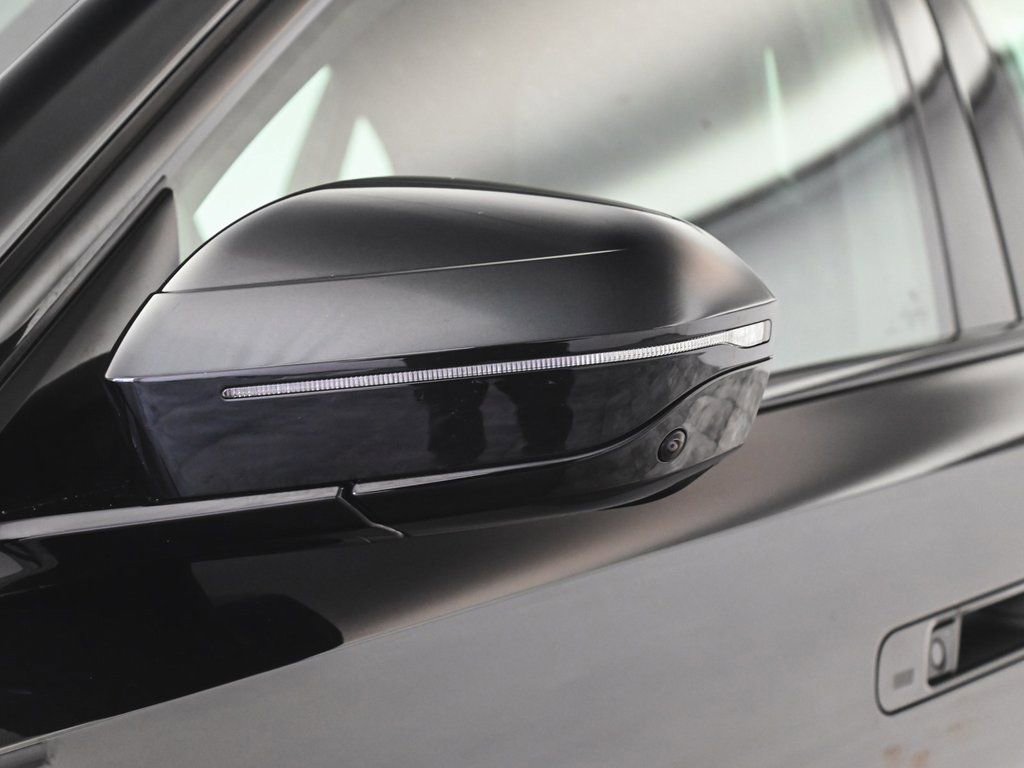 Used 2023 BMW i7 xDrive60 w/ Executive Package 2 image 49