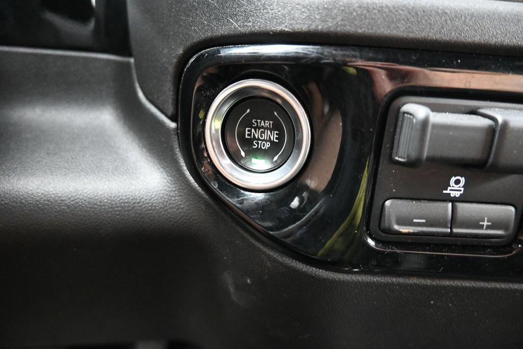 Used 2024 Chevrolet Silverado 1500 ZR2 AWD/4WD image 19